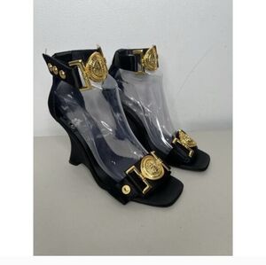 Elegant Black and Gold Women's Heels